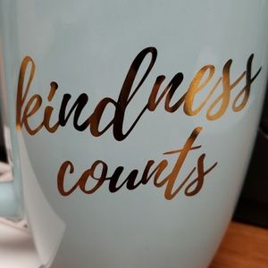 Meet your Posher, Laurie